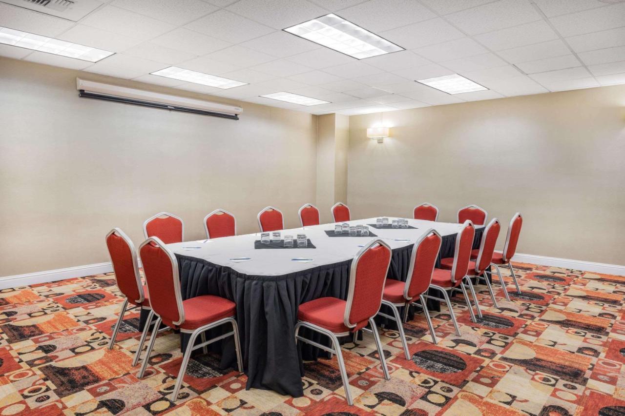 Hotel Wyndham Sacramento Carmichael Zewnętrze zdjęcie